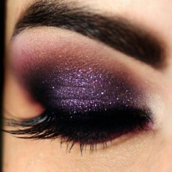 MAC Liquid Dazzleshadow Eyeshadow in Pantherized (Deep Purple Glitter) - Picture 6 of 14